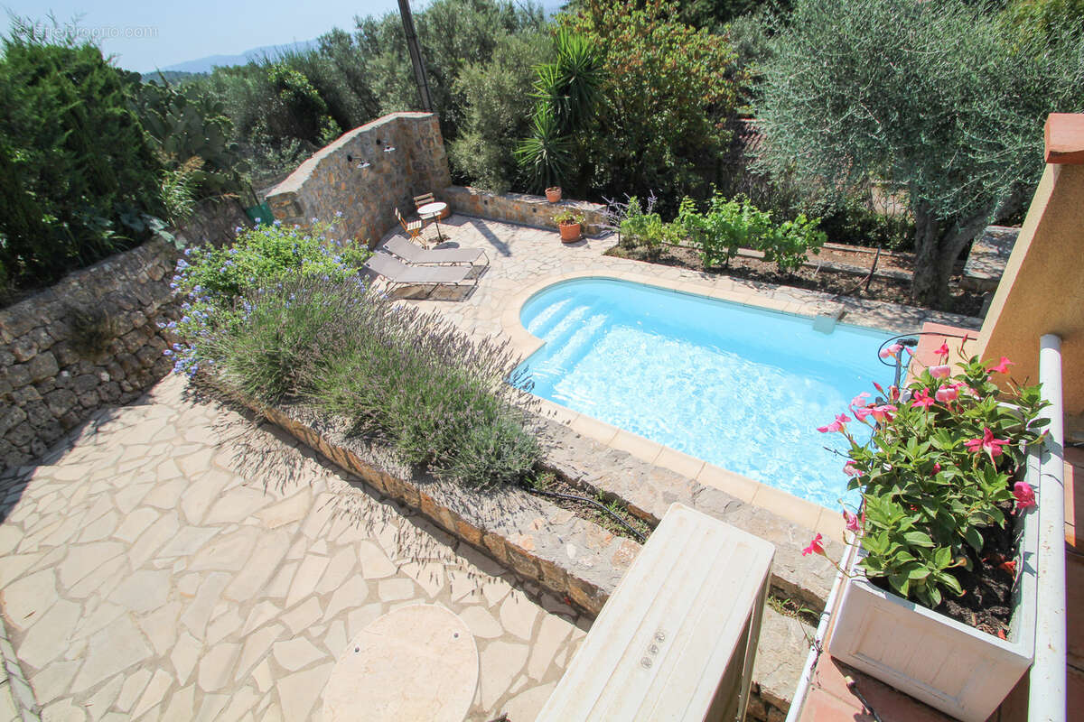 Maison à TOURRETTES