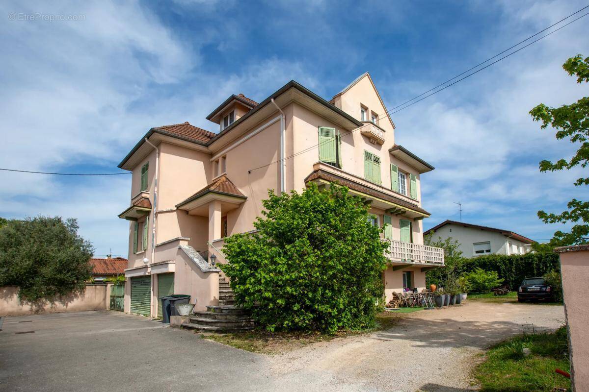 Maison à VILLARS-LES-DOMBES
