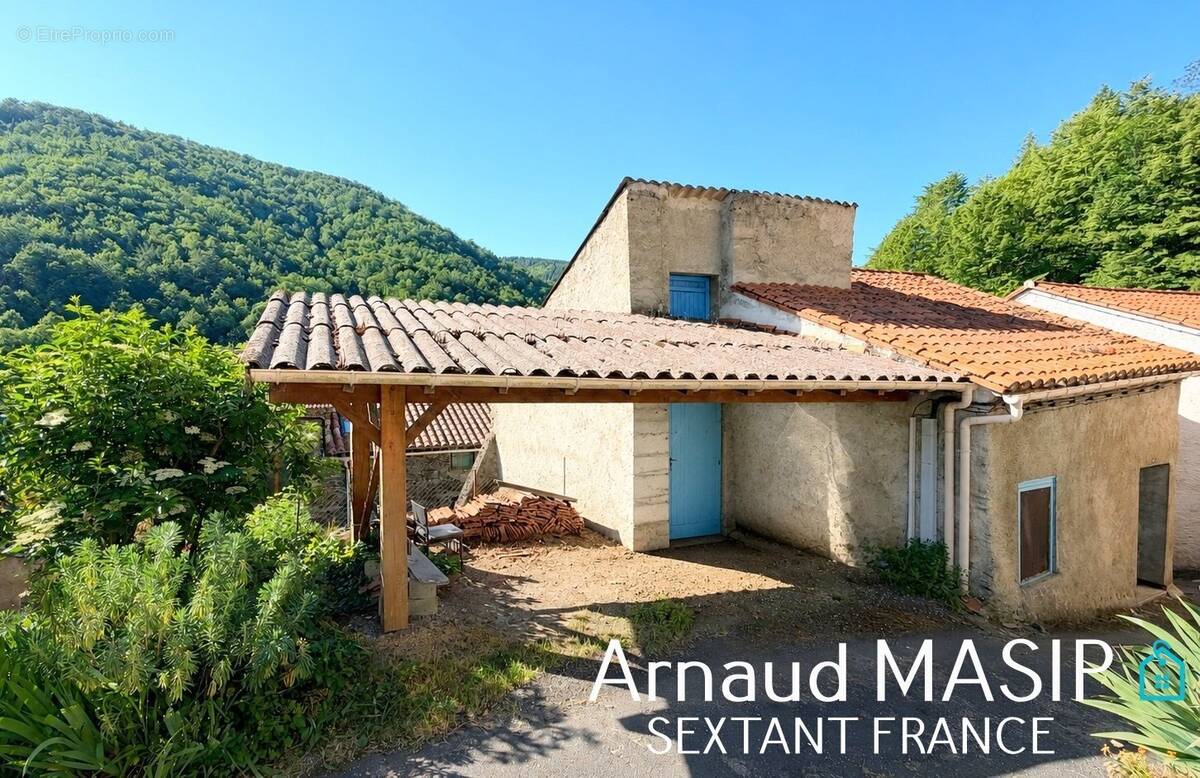 Grange a amenager, abri voiture, jardinet dans hameau prise - photo 18