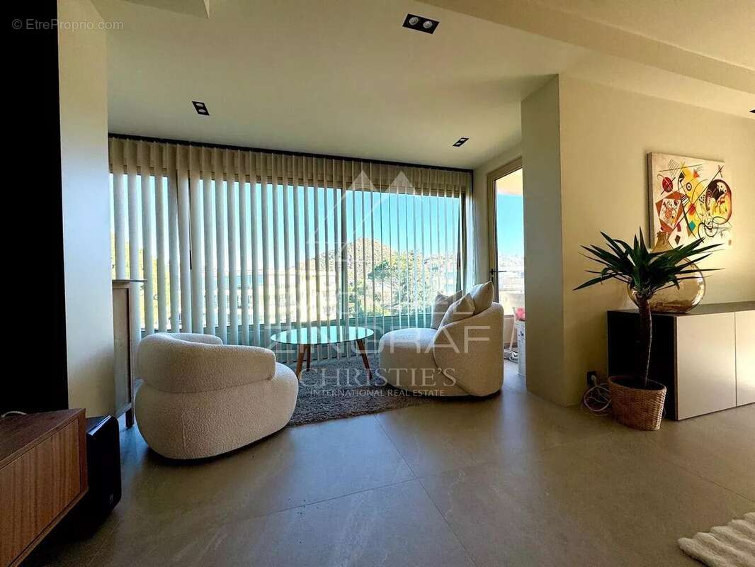 Appartement à MANDELIEU-LA-NAPOULE