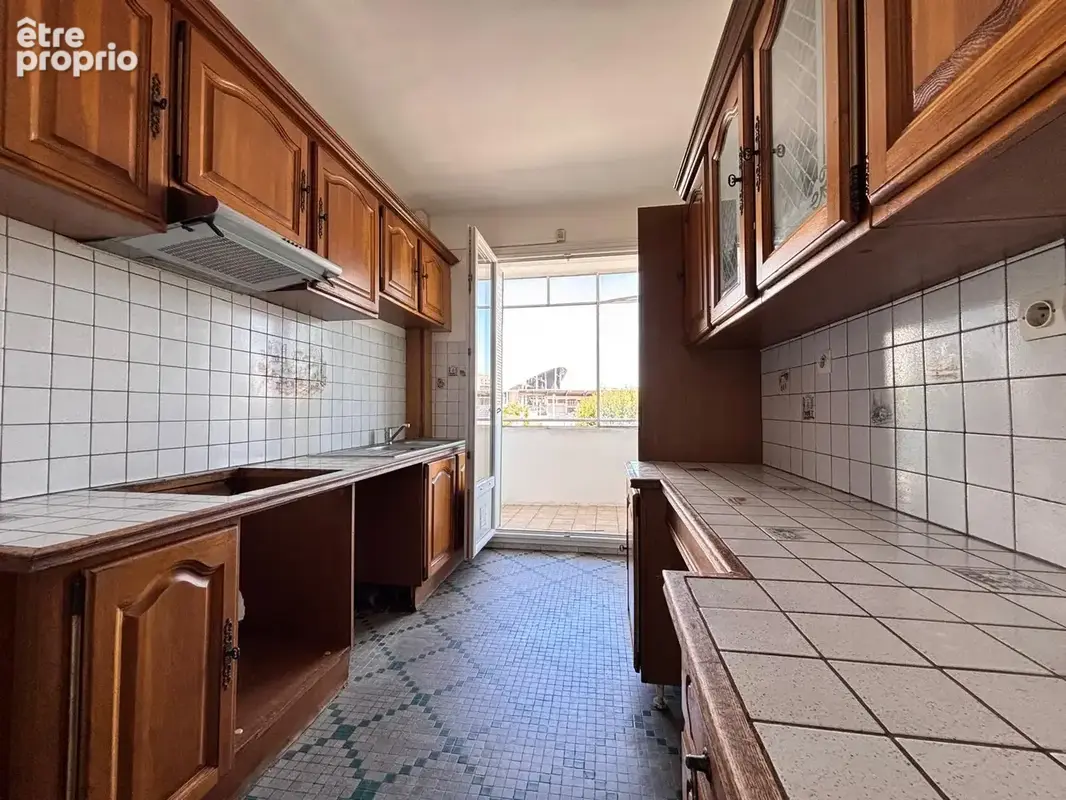 13009 marseille -type 3 square michelet 67m2 traversant / plein sud -balcon - photo 2