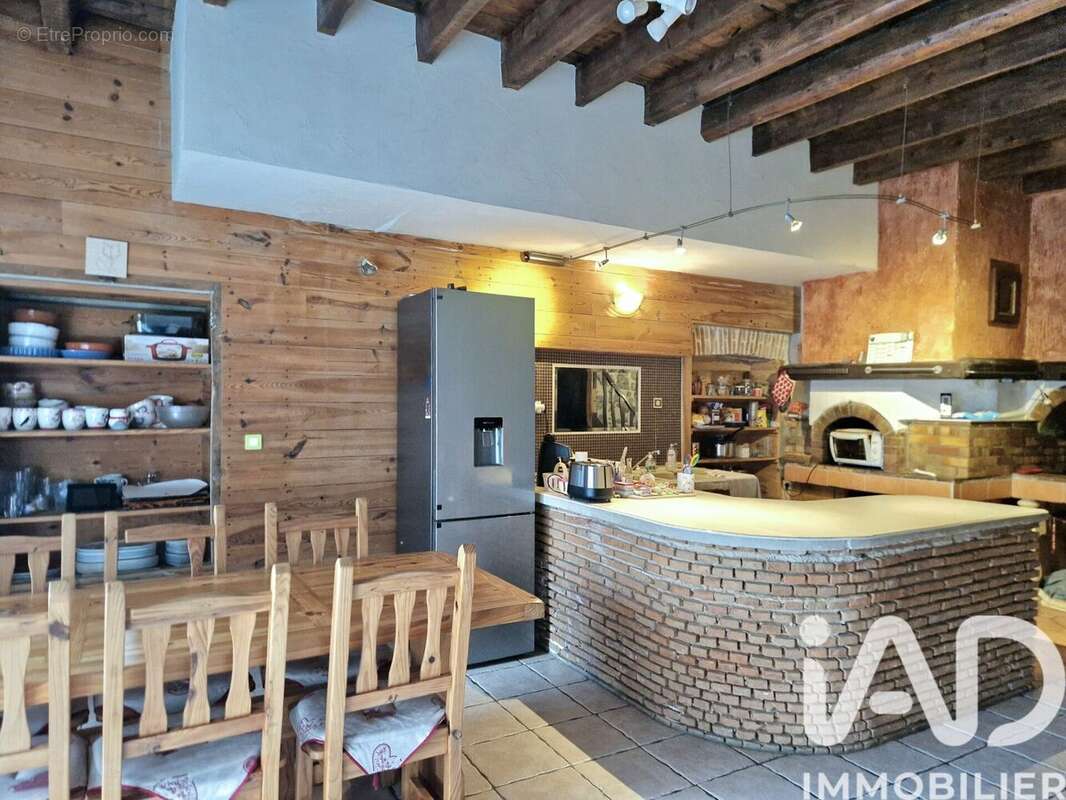 Photo 2 - Maison à ENTRE-DEUX-GUIERS
