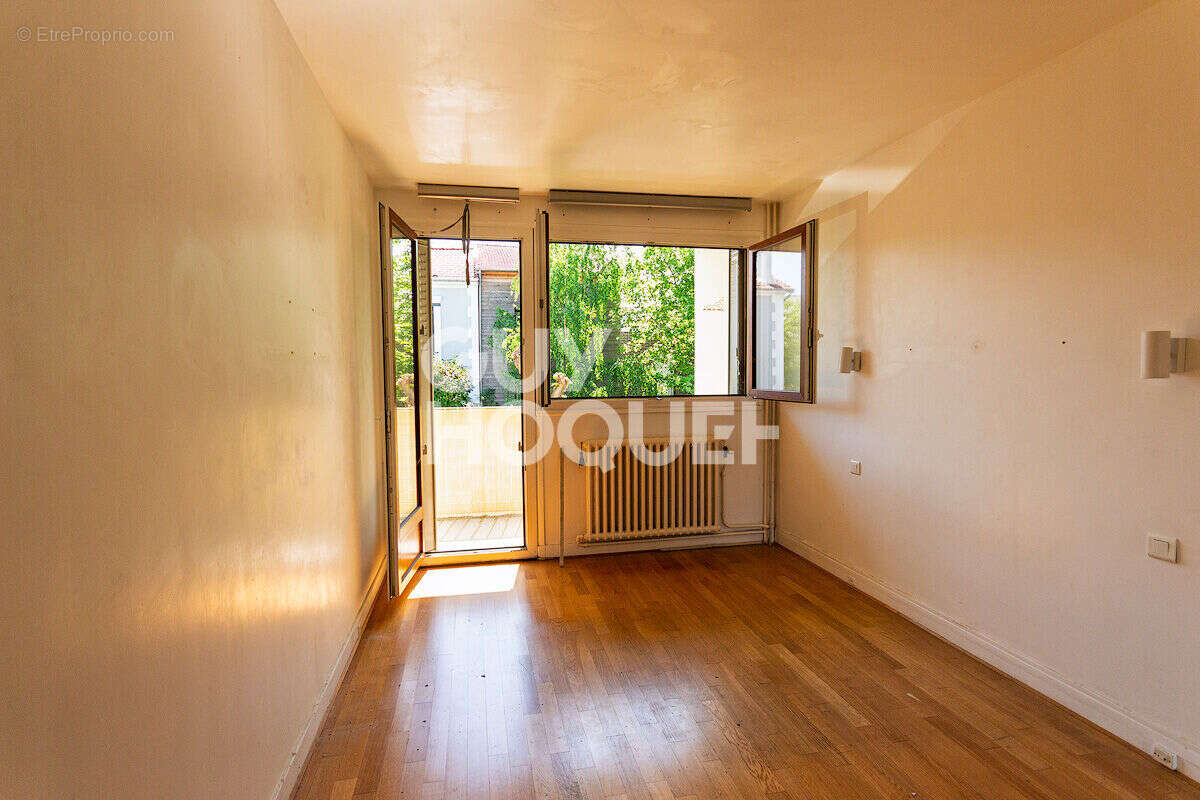 Appartement à NANTERRE