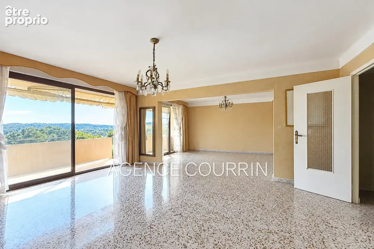 Photo Appartement à Grasse au prix de 249 000€