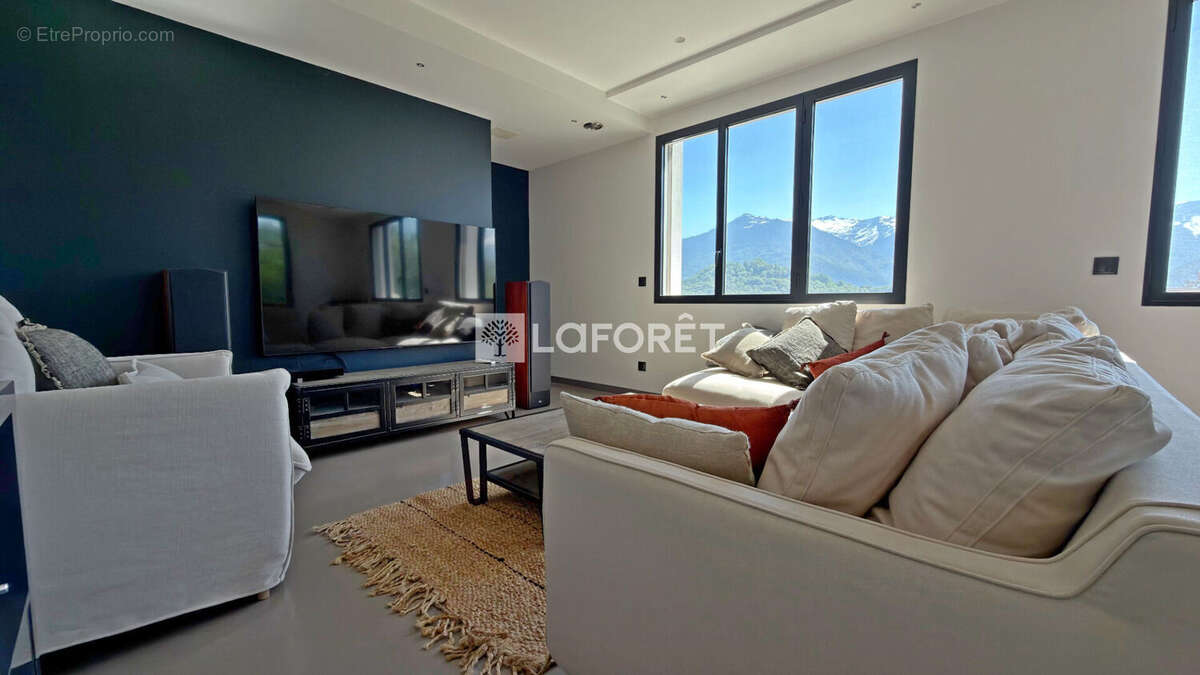 Appartement 5 pièces lumineux à vendre à Mercury - Rare sur le marché ! - photo 4