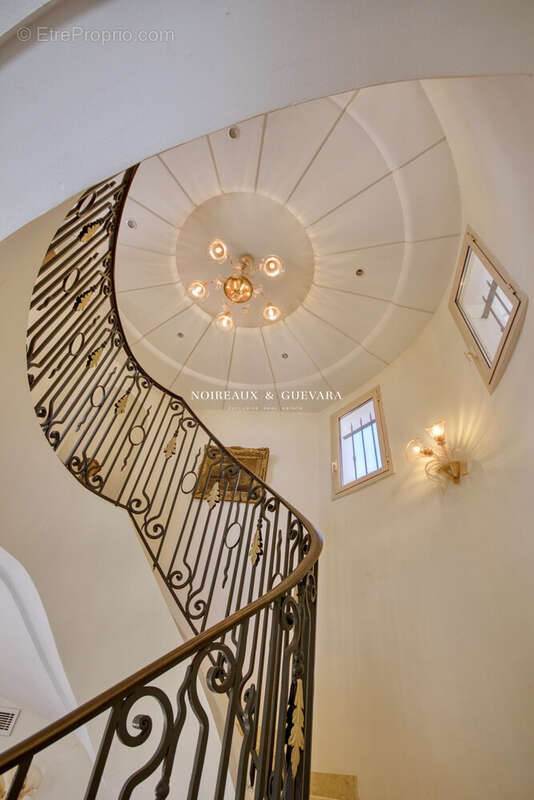 Maison à MANDELIEU-LA-NAPOULE