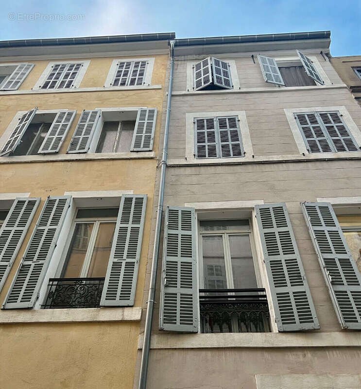Appartement à MARSEILLE-1E