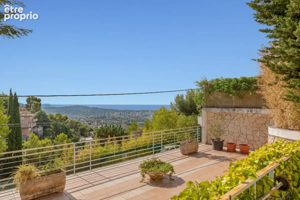 Maison 181 m² à Toulon  - photo 2