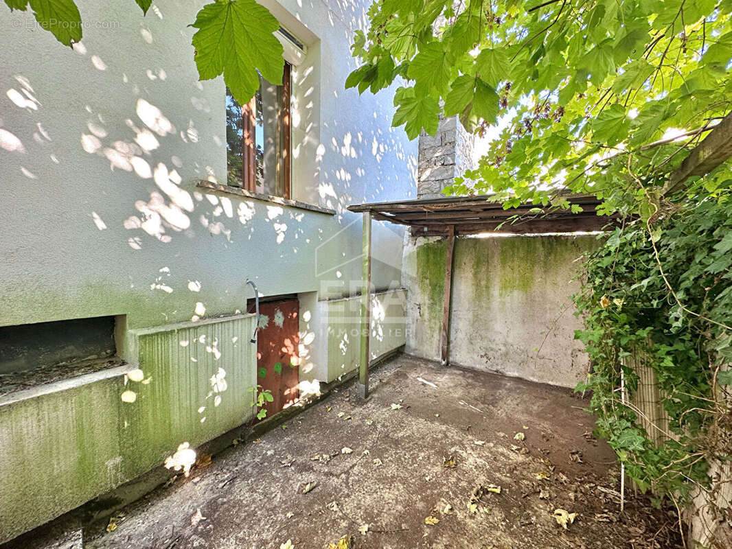 Autre à SAINT-PIERRE-LES-NEMOURS