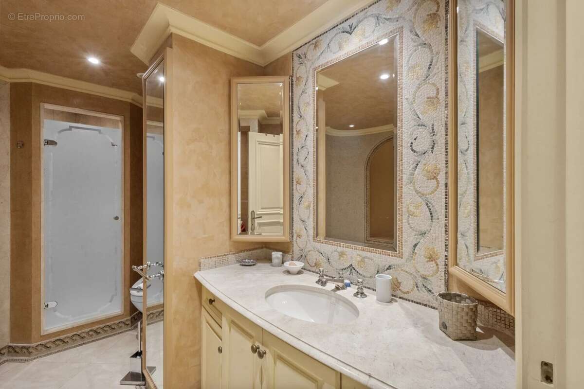 Appartement à LE CANNET