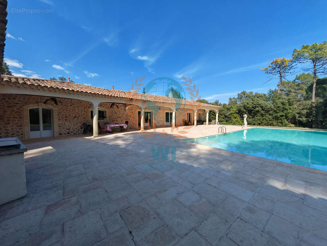 Propriété de charme avec piscine et dépendance - photo 11