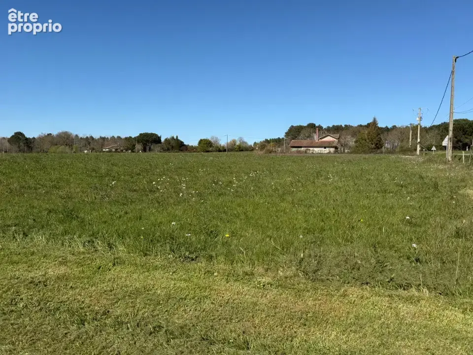 Photo Terrain à Preignac au prix de 68 000€