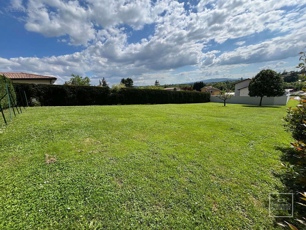 Lissieu - Terrain constructible de 1000 m²  - Vue sur les Monts du Lyonnais - photo 4