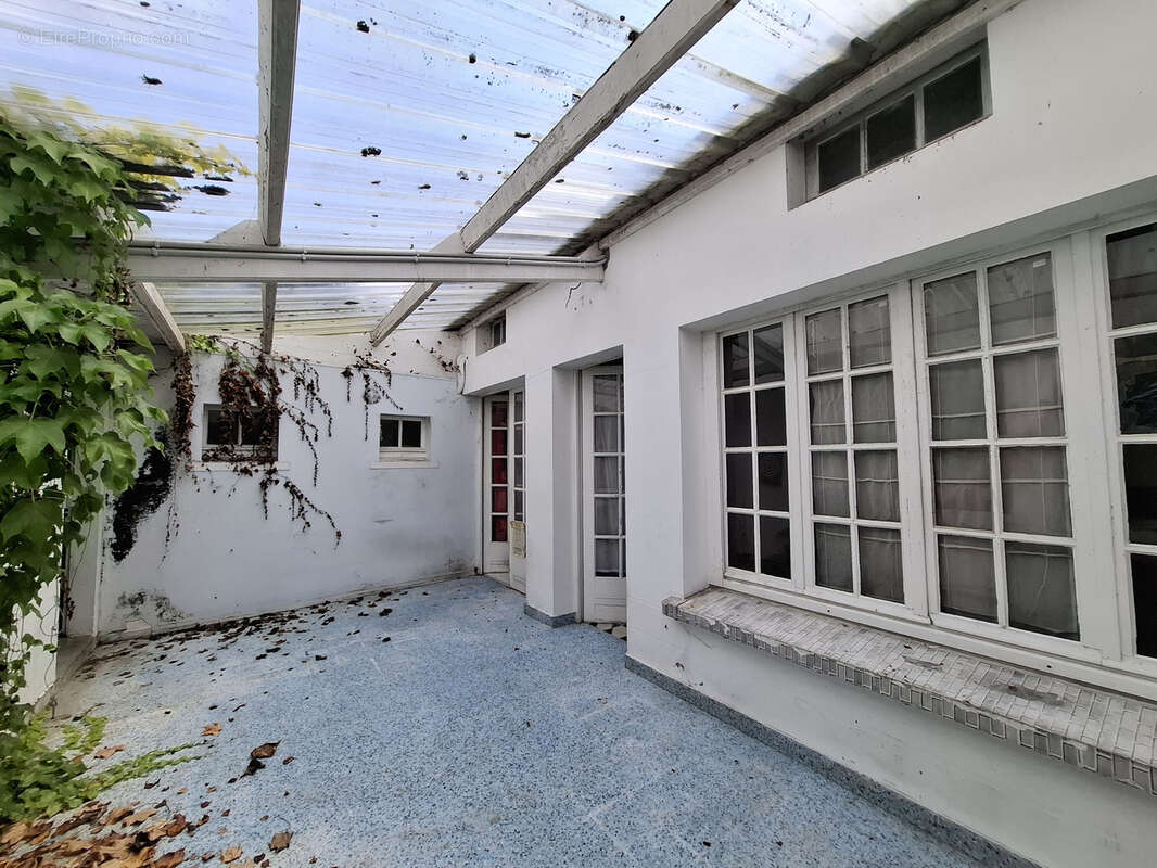 Maison à SAINT-ETIENNE-DE-MER-MORTE