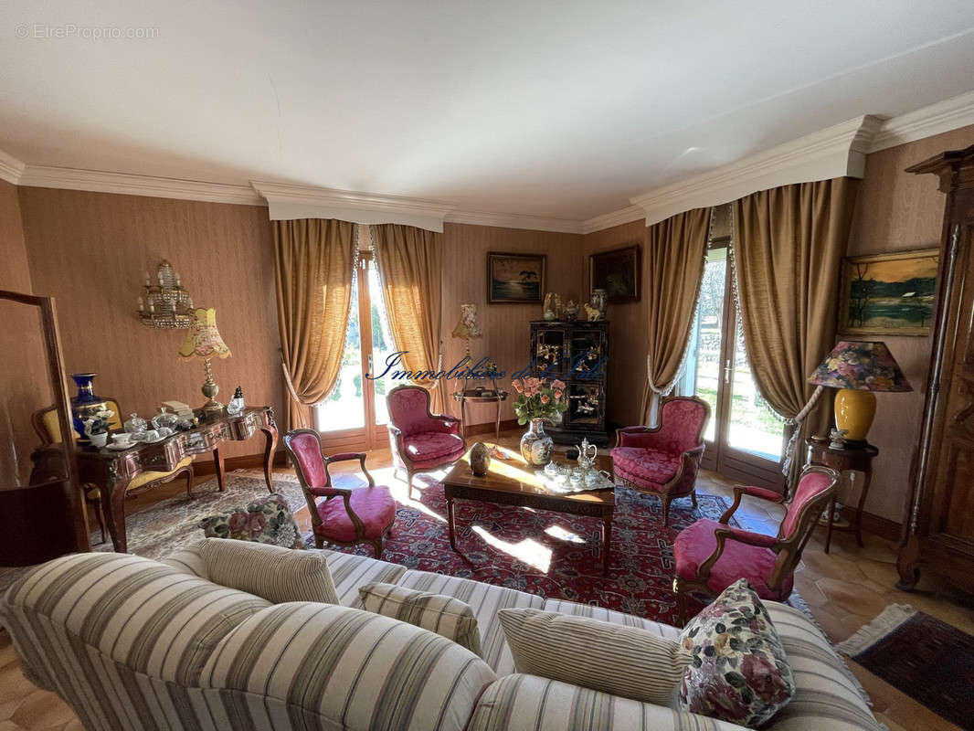 Maison à LA TOUR-BLANCHE