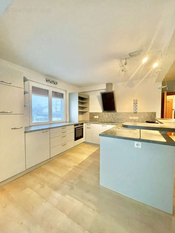 Maison à LACHAPELLE-SOUS-ROUGEMONT