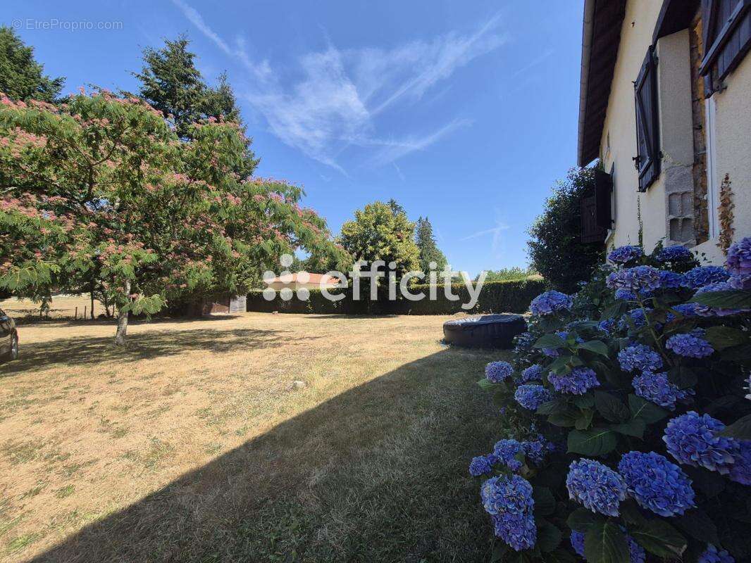 Maison 122 m² à Rochechouart  - photo 11