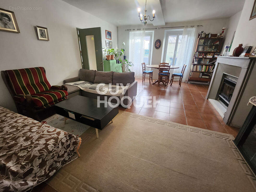 Maison à LONGUEVILLE