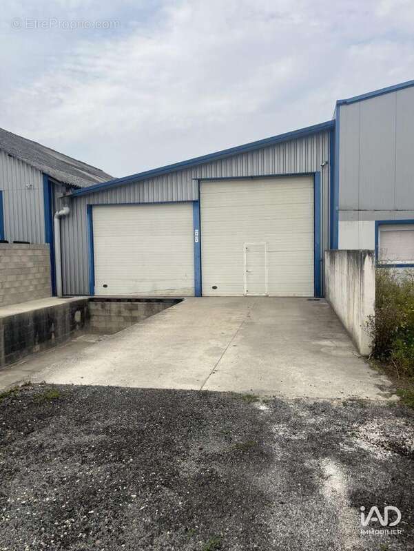 Photo 4 - Commerce à SAINT-GERMAIN-LAVAL