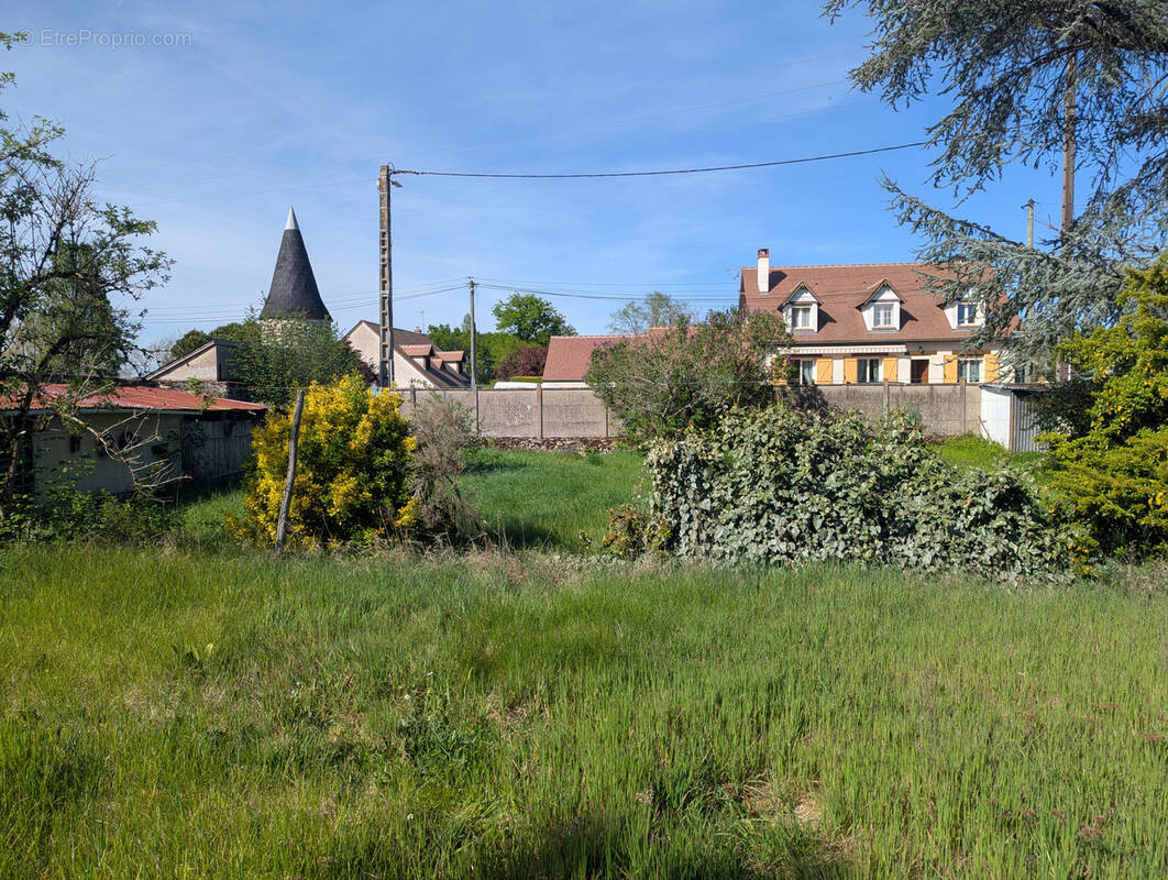 Terrain à AMILLY