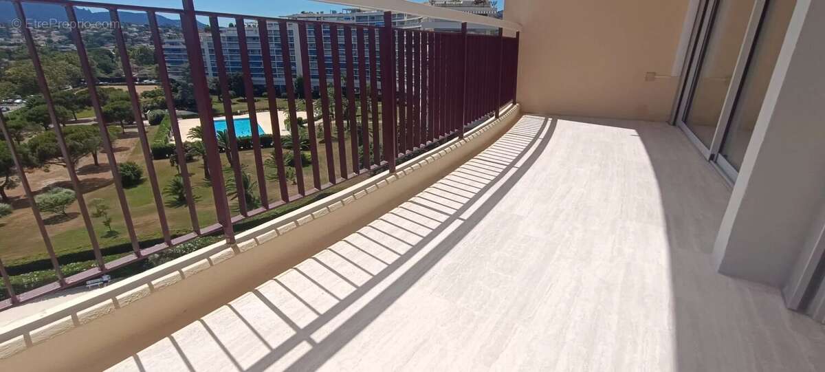 Appartement à MANDELIEU-LA-NAPOULE