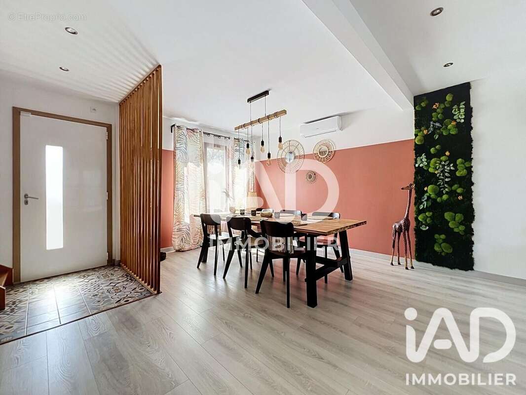 Maison 110 m² à Chevry-Cossigny  - photo 2
