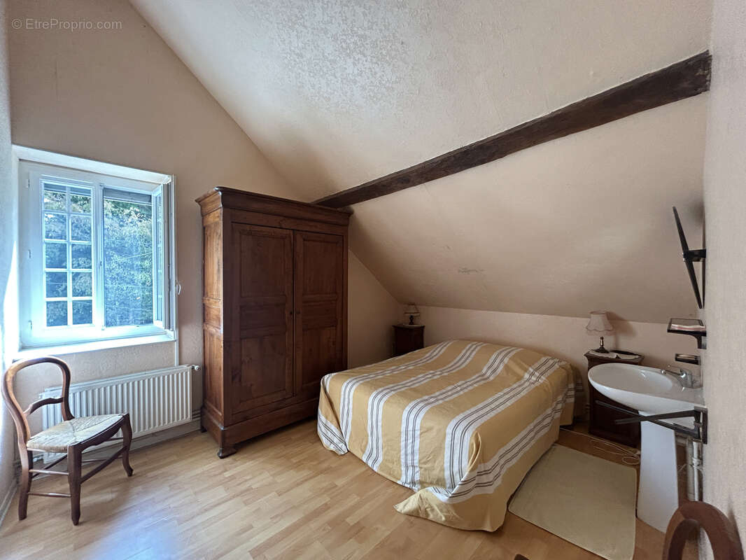 Propriété de 7473 m2 située au calme : maison avec dépendance et étang - photo 12