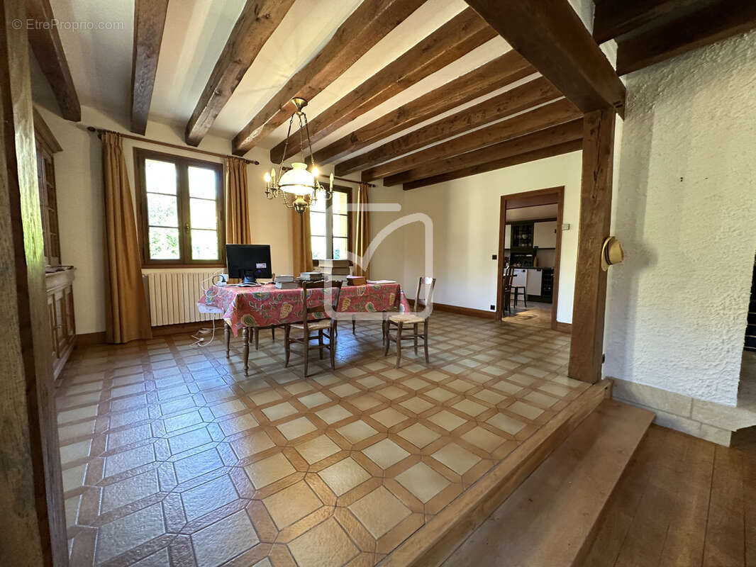 Maison à GOURDON