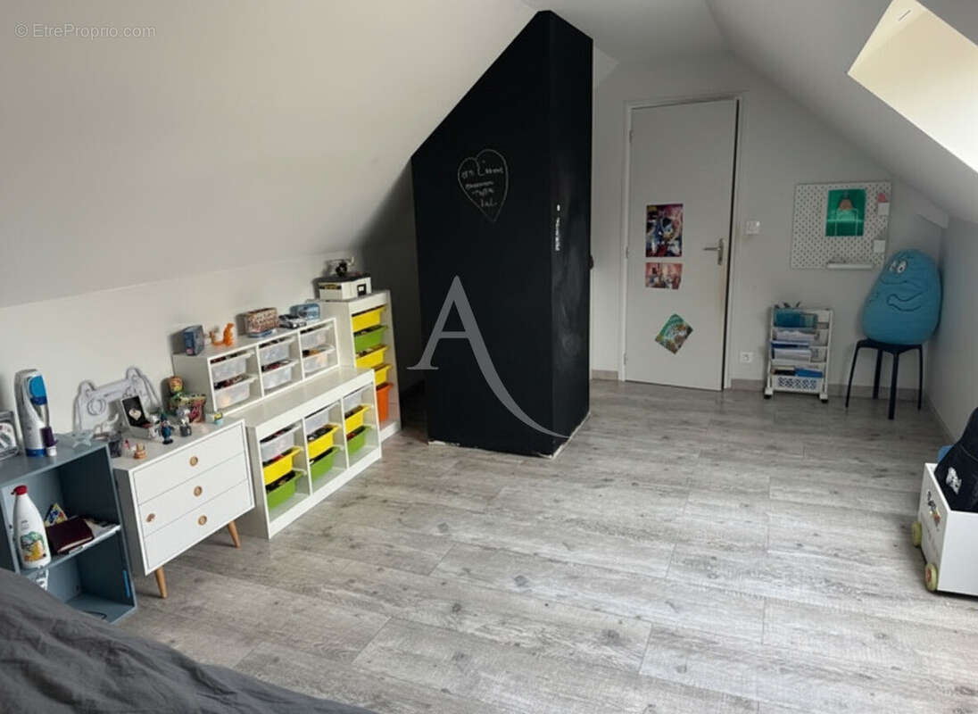 Maison 5 chambres sur terrain de 1830 m² - photo 8