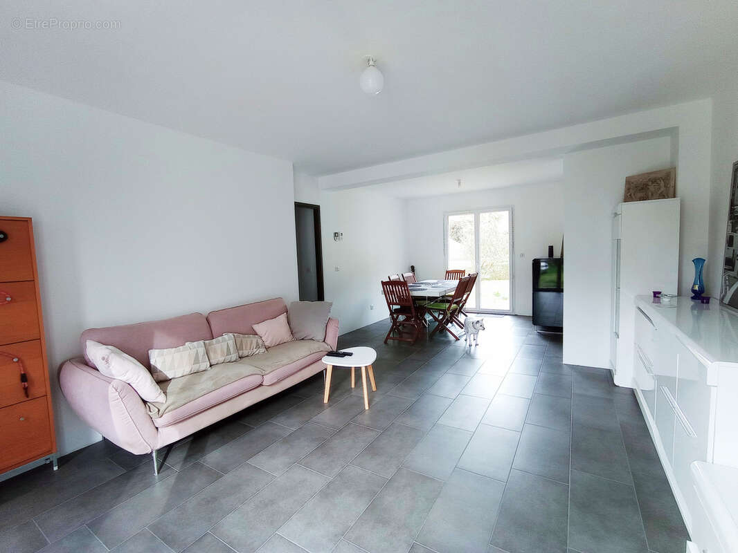 Maison à BRIIS-SOUS-FORGES