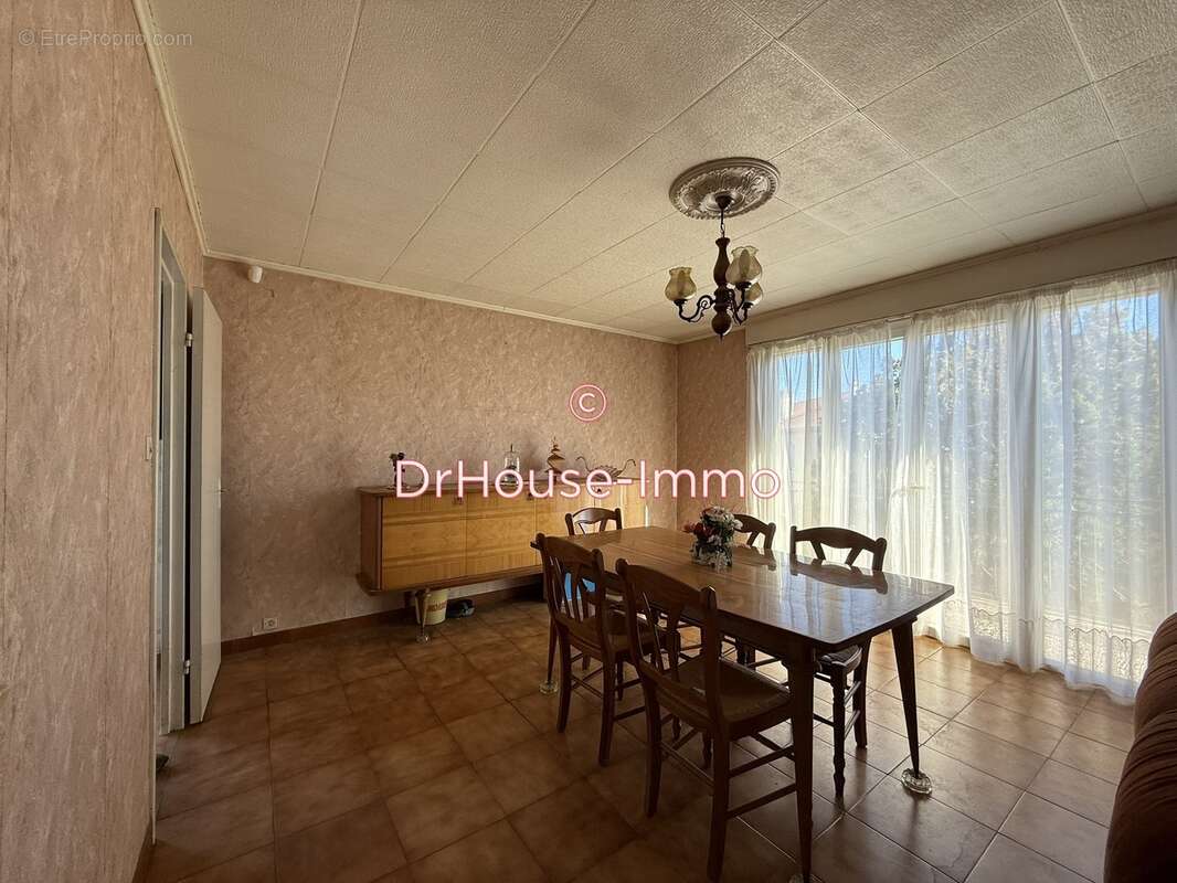 Maison à SAINT-VICTORET