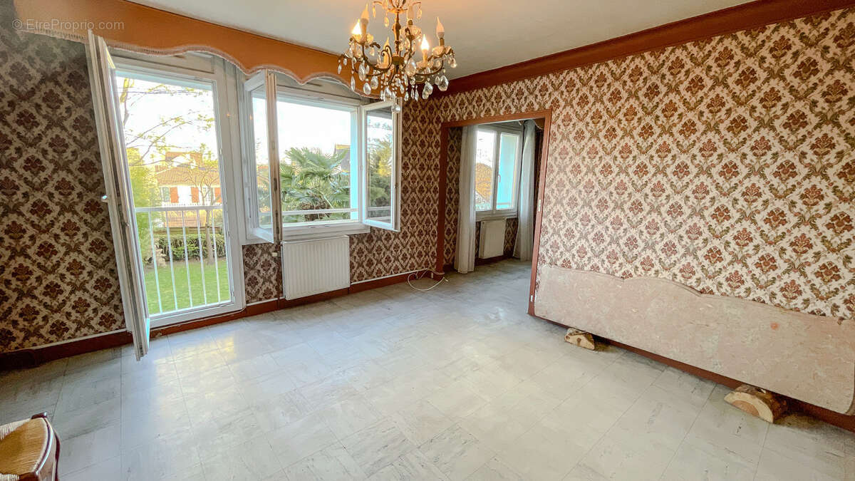 Appartement à HOUILLES