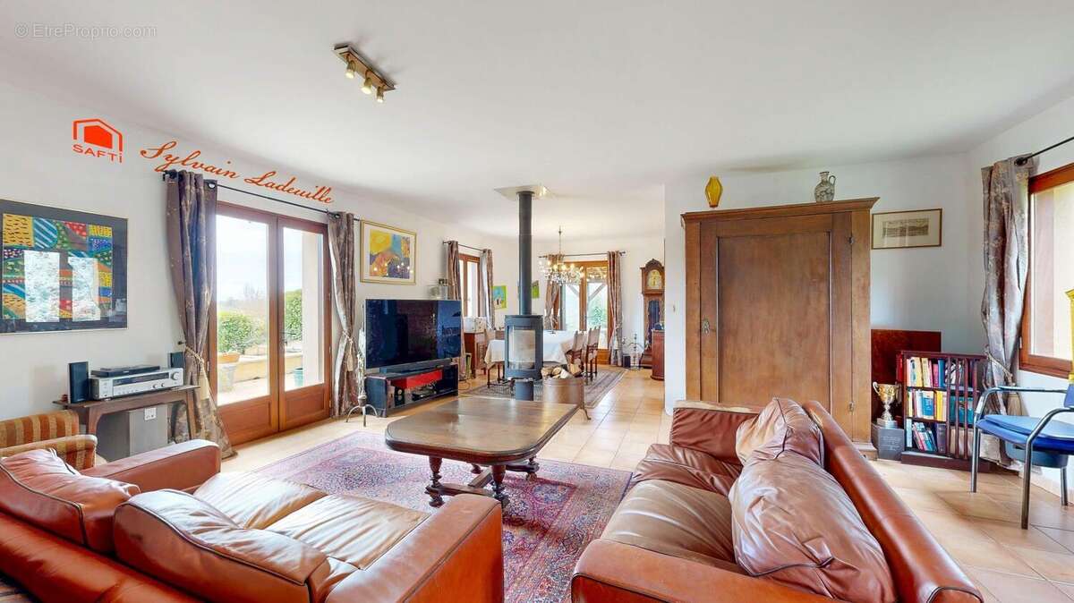 Maison 140 m² à Saint-Laurent-La-Vallee  - photo 5