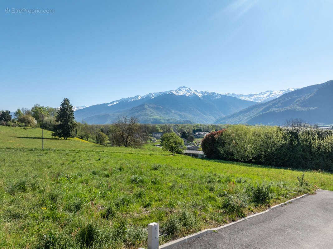 Terrain à CHAMOUSSET