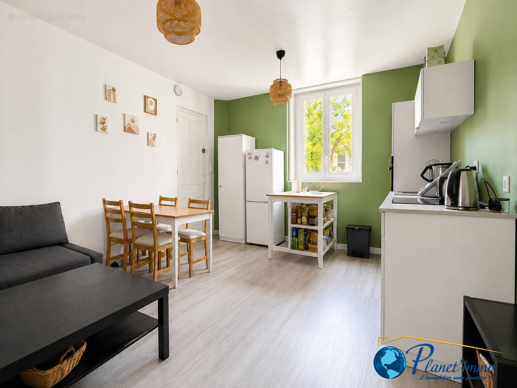 Appartement à UNIEUX