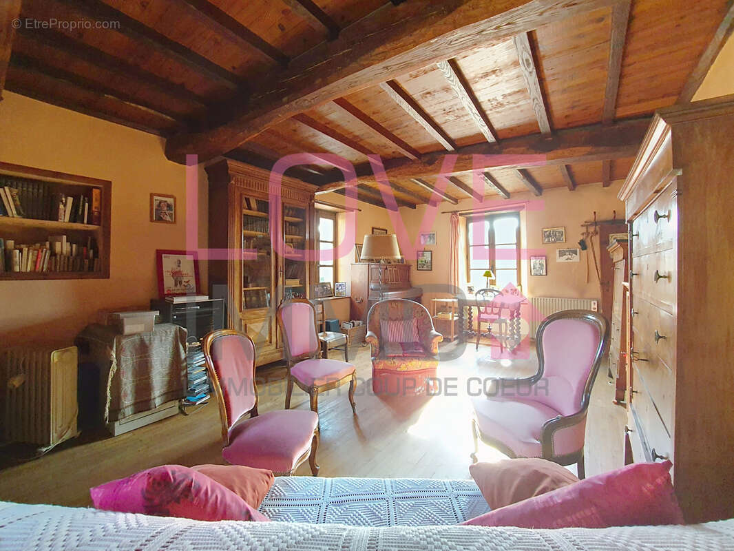 Maison à FAVERGES-DE-LA-TOUR