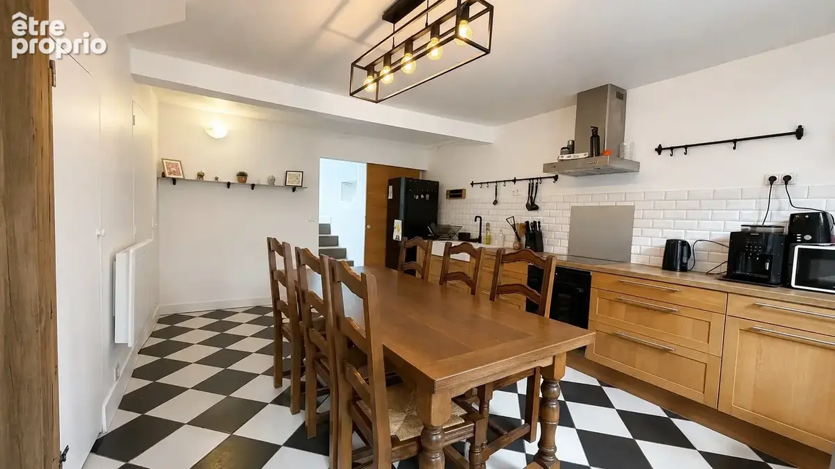 Maison de ville atypique avec jardin, terrasse et dépendance - photo 2