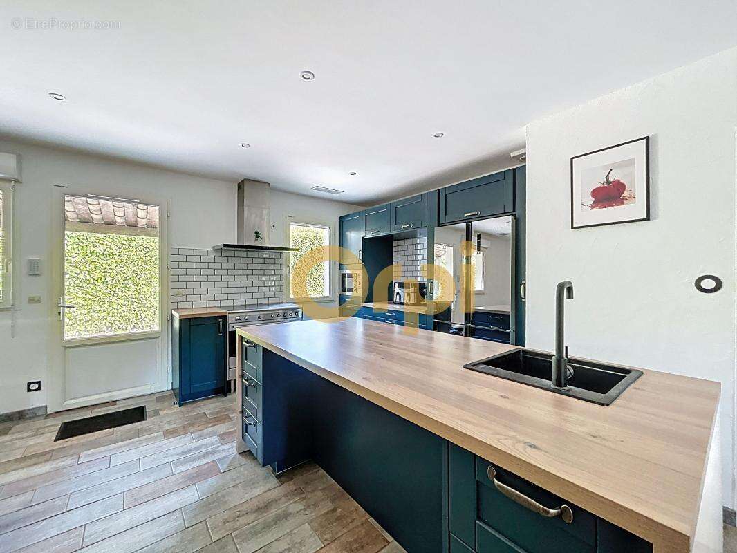 Maison à BAGNOLS-EN-FORET