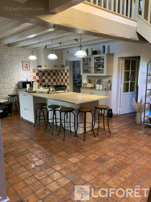 Maison de caractère avec piscine, lac privé et dépendance _ Livry-Gargan Sévigné - photo 8