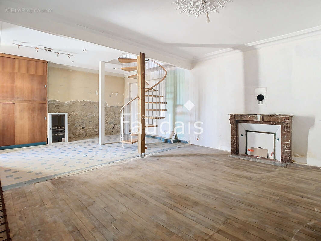 Maison à SAINT-JEAN-DE-DAYE