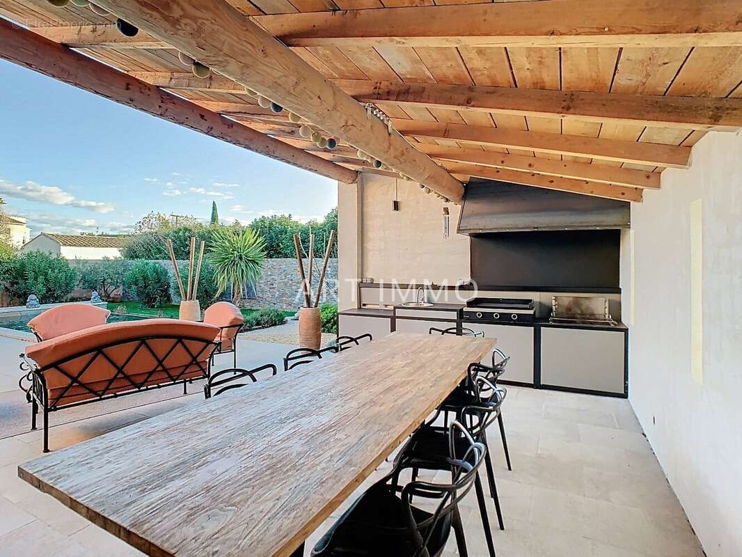 Maison à L&#039;ISLE-SUR-LA-SORGUE