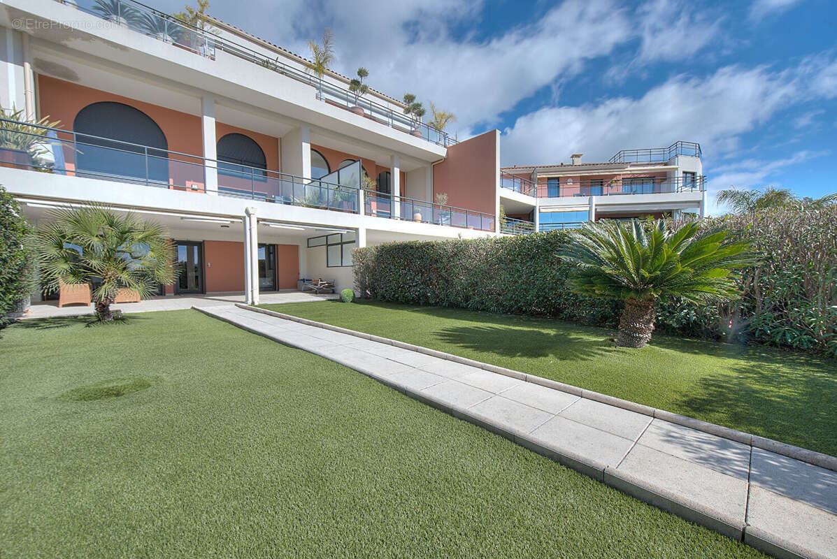 Appartement à SAINT-RAPHAEL