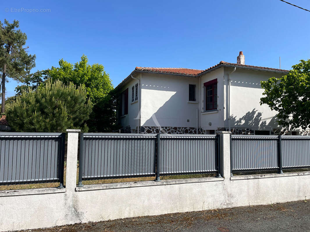 Maison à SAINT-HILAIRE-DE-RIEZ