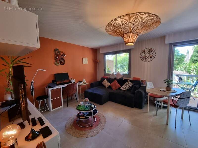 2 pièces AIX EN PROVENCE (13) - Rénové et au calme - photo 2