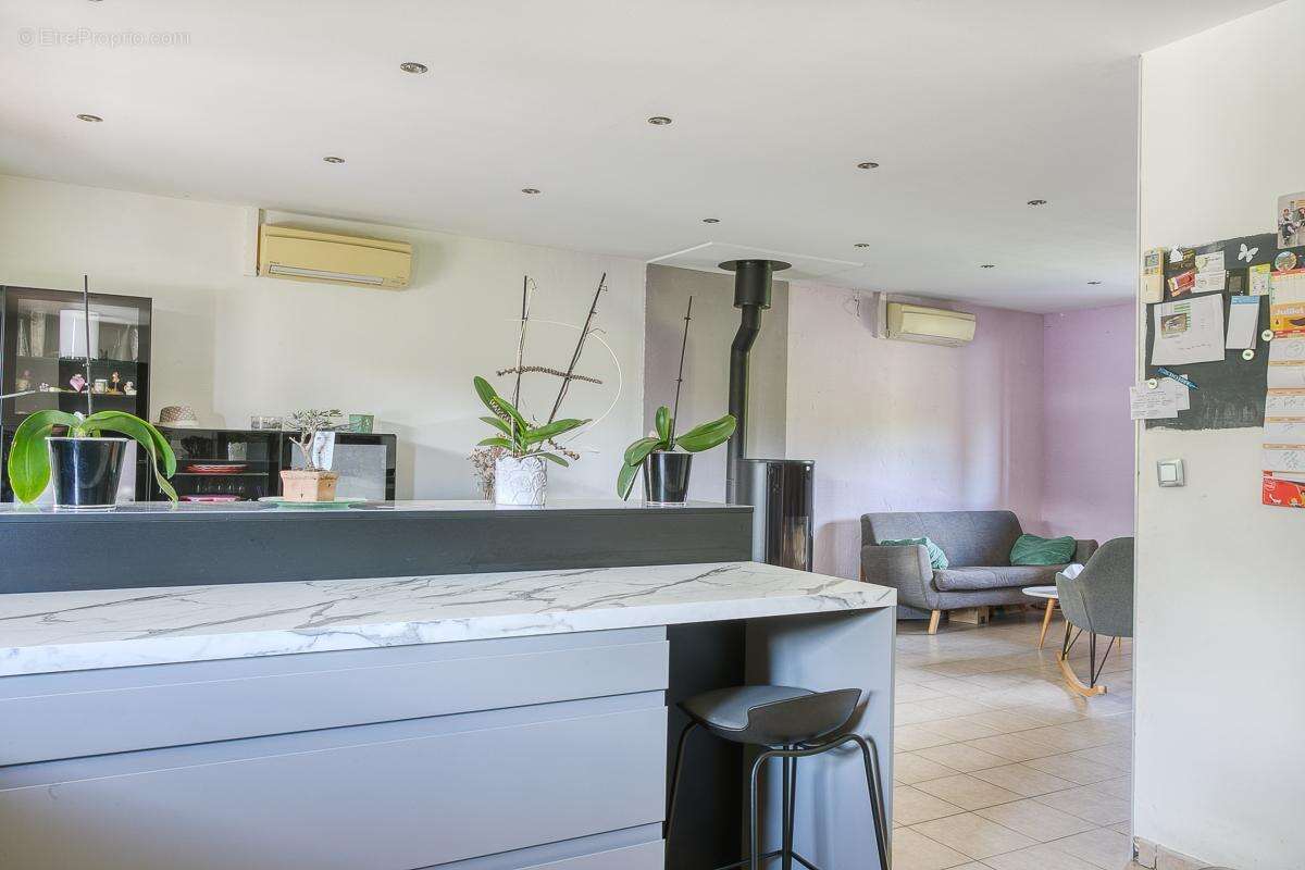 Maison 160 m² à Auberives-Sur-Vareze  - photo 10