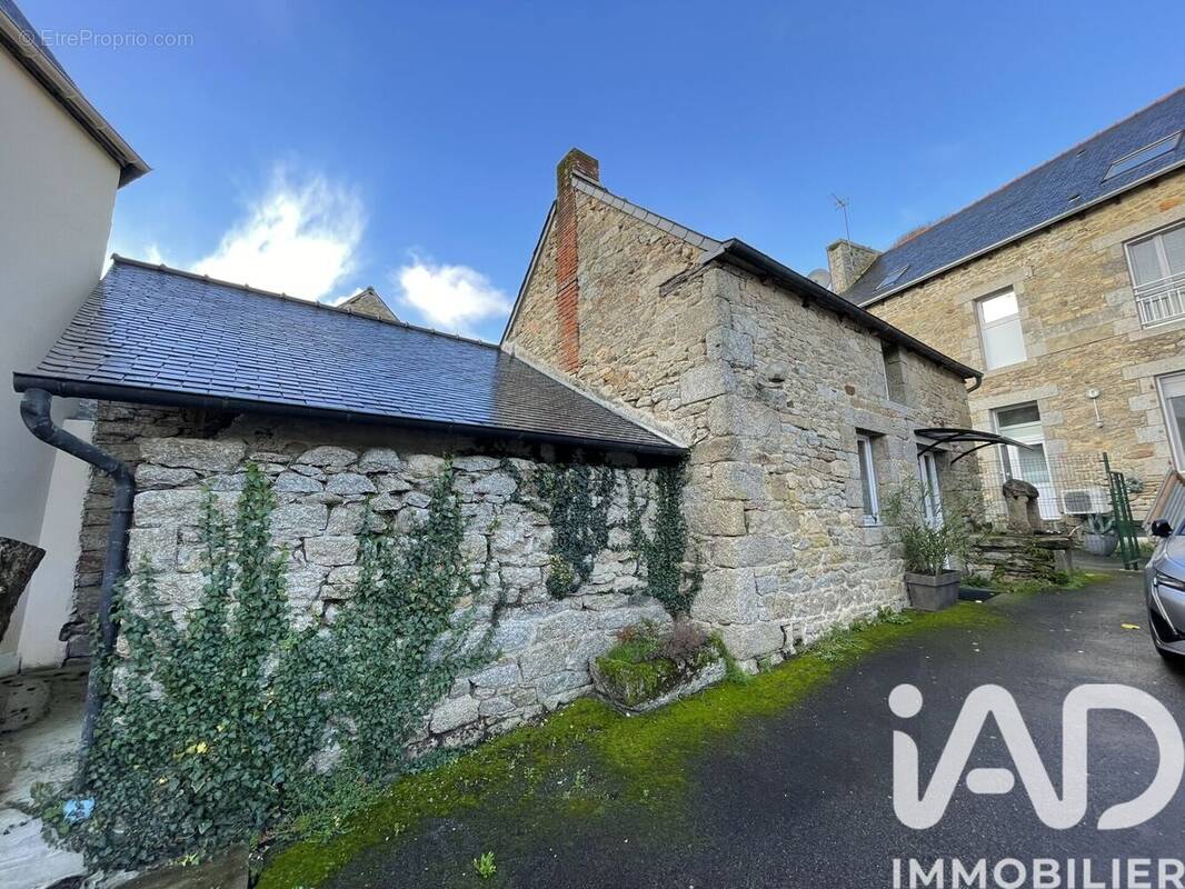 Photo 1 - Maison à SAINT-NICOLAS-DU-PELEM