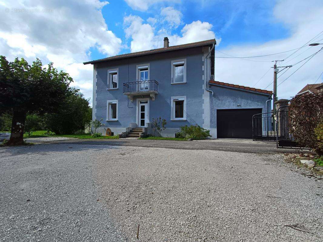 Maison à LES ECHELLES