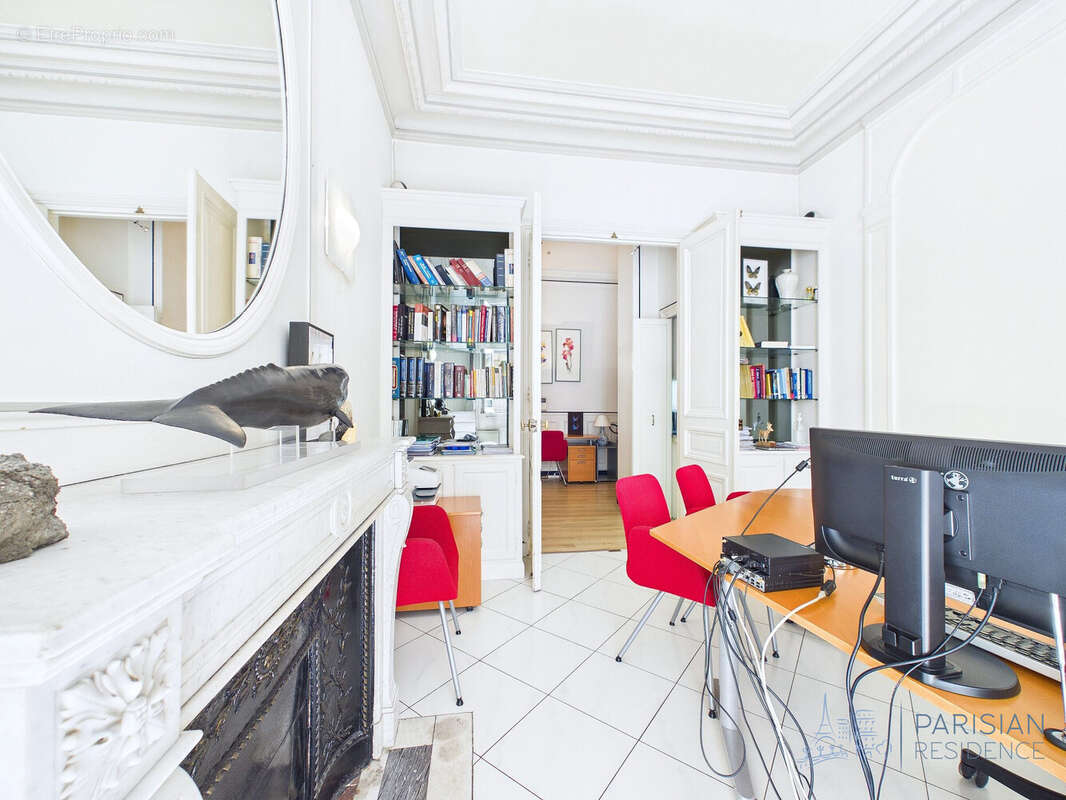 Appartement à PARIS-8E