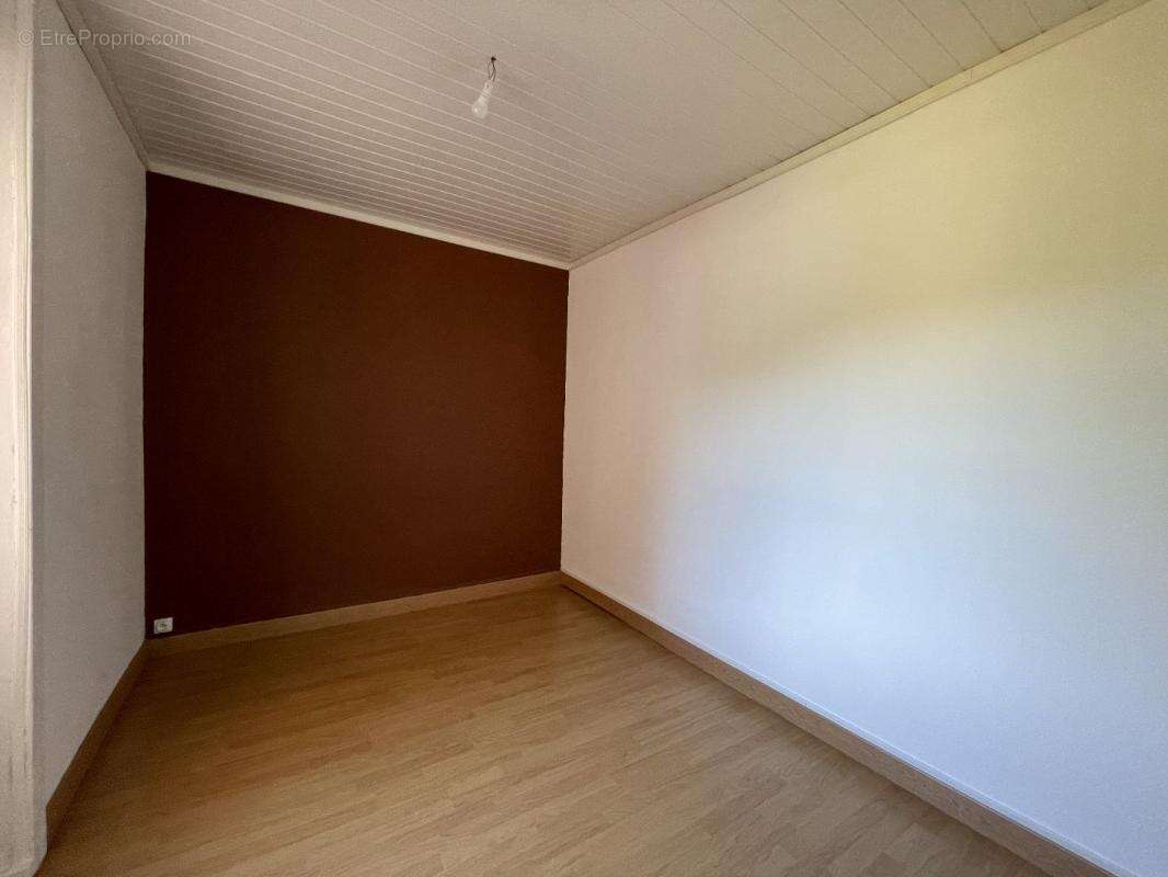 Appartement à SAINT-PRIEST-TAURION