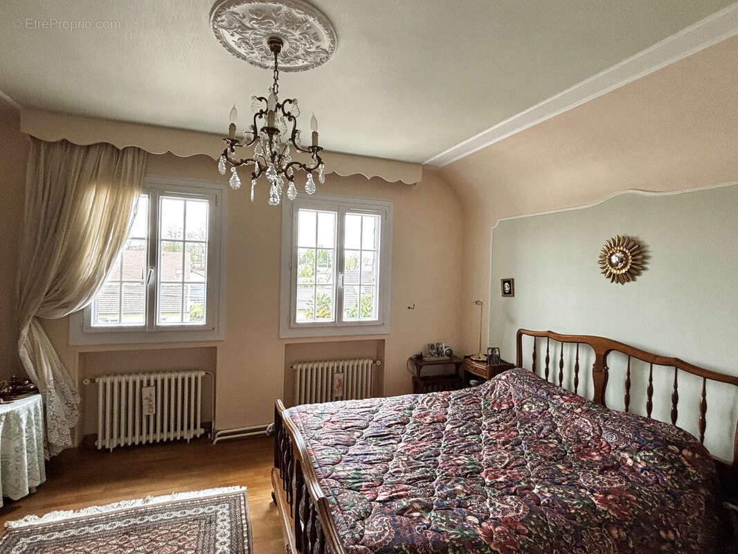 Maison à VERNEUIL-EN-HALATTE